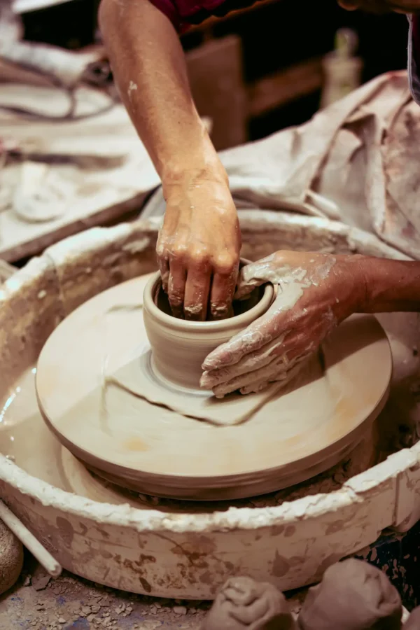 taller de cerámica con torno